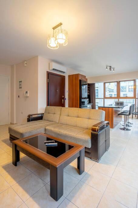 2 Bedroom Renovated Apartment With A View Athènes Extérieur photo
