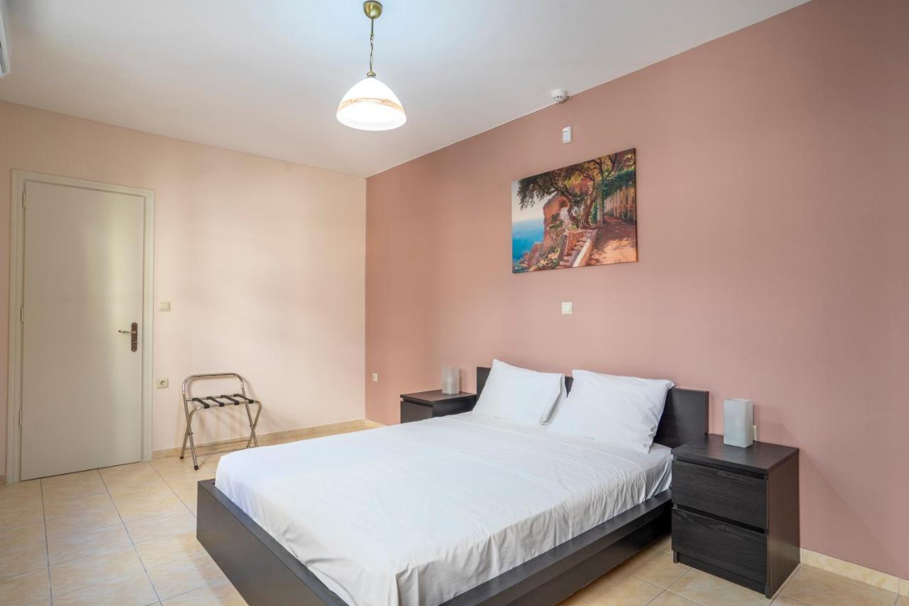 2 Bedroom Renovated Apartment With A View Athènes Extérieur photo