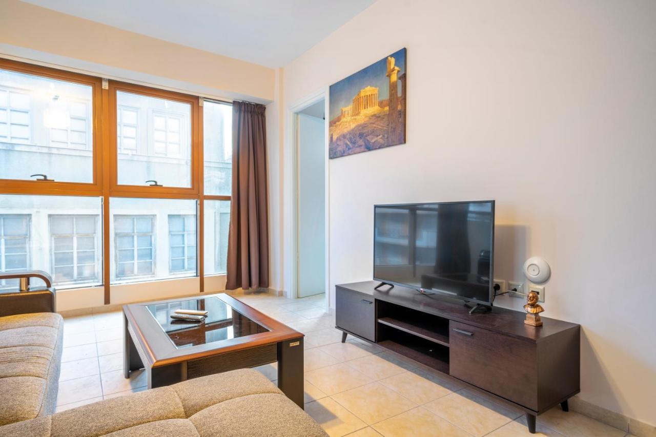 2 Bedroom Renovated Apartment With A View Athènes Extérieur photo